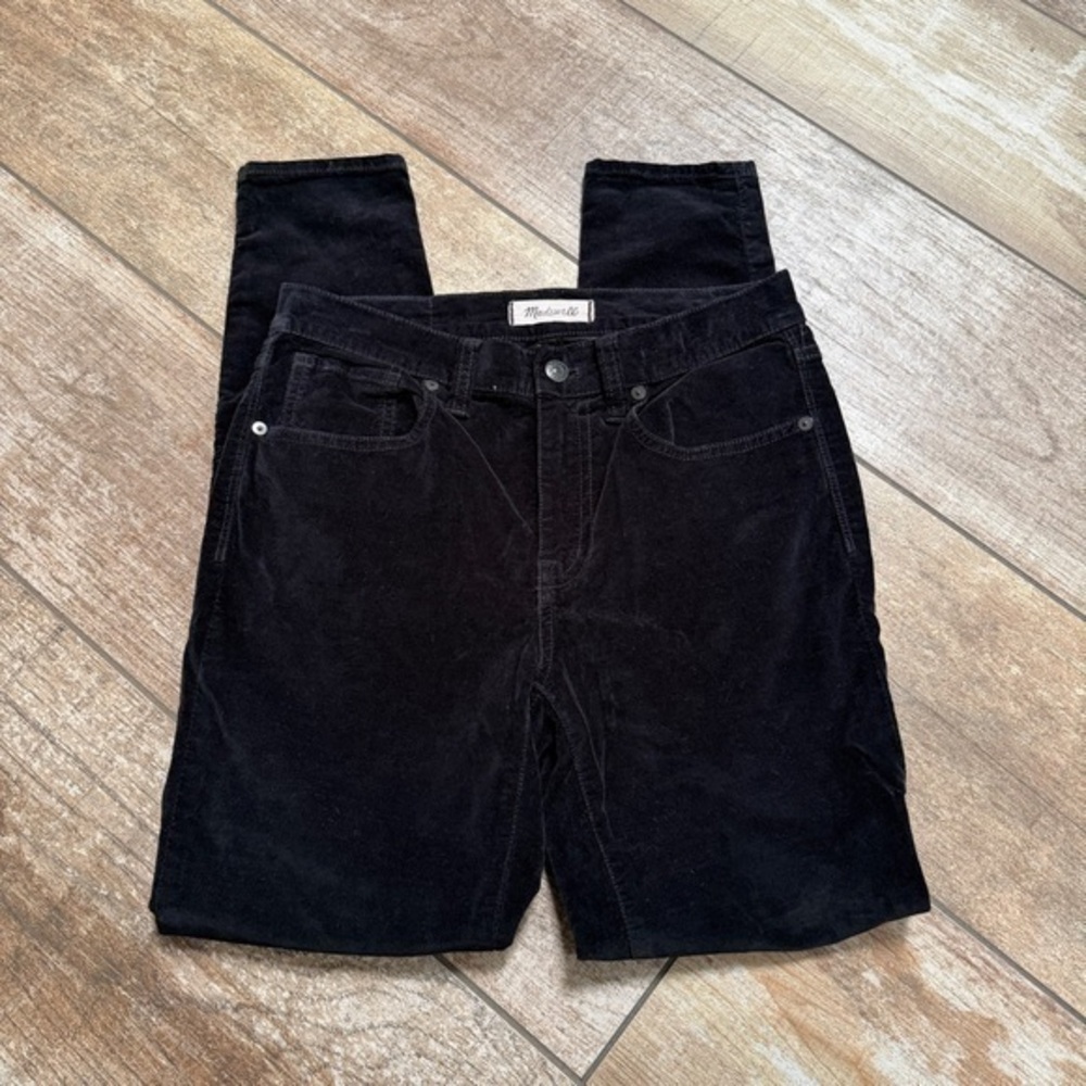 Madewell | High Riser 9” Skinny Skinny Corduroy 
Jeans
